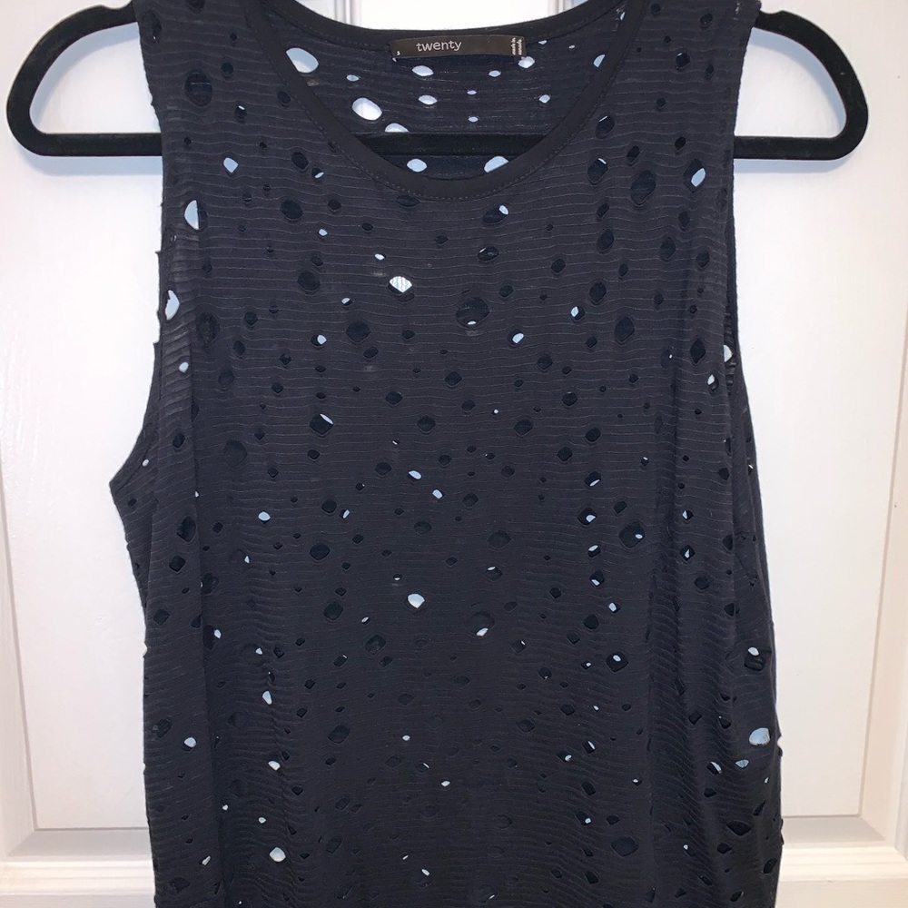 🌸🌸Cut out tank top